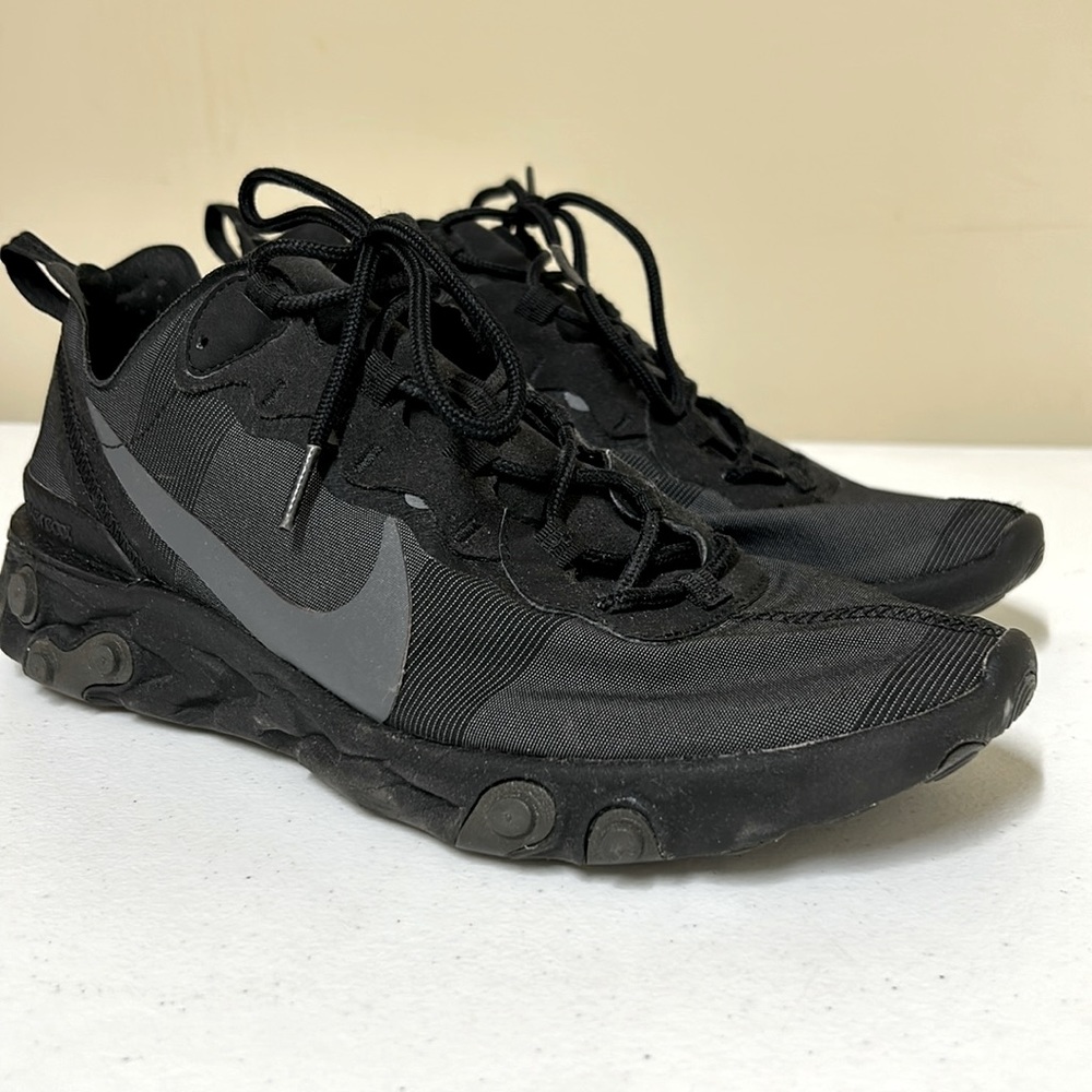 GENTLY USED NIKE REACT ELEMENT 55 TRIPLE BLACK (Men’s size 10)